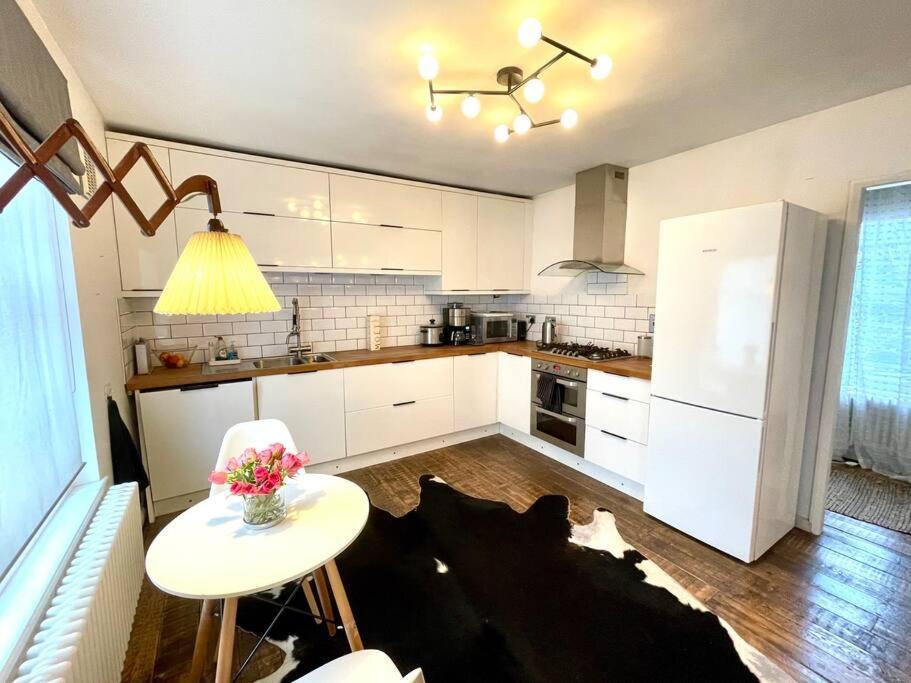 Gorgeous 2 Bedroom Apartment Edge Of Cabot Circus Bristol Esterno foto